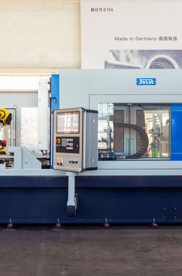 FORST special-purpose broaching machine with automatic tool change